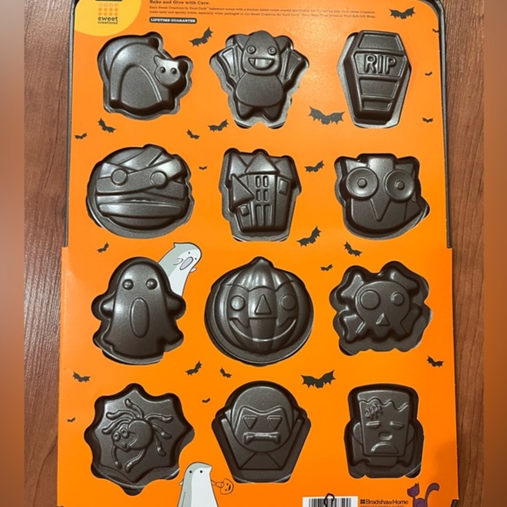 NWT Goodcook Sweet Creations Halloween 12-Cavity Non-Stick Cookie Pan